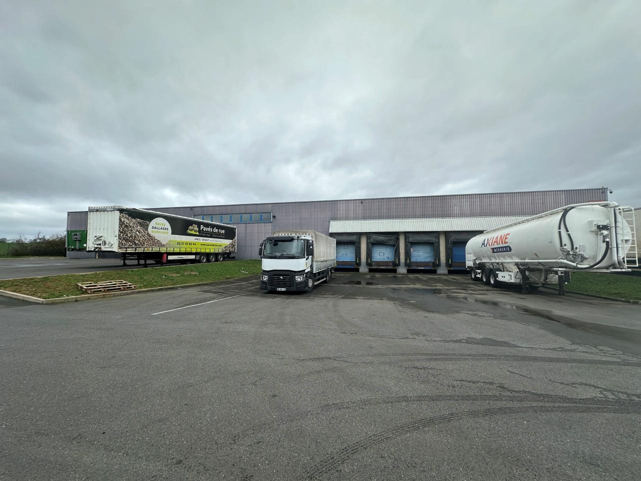 Local d'activité Égly 4985m² Location local d'activité Égly Essonne OLACT2424316 0
